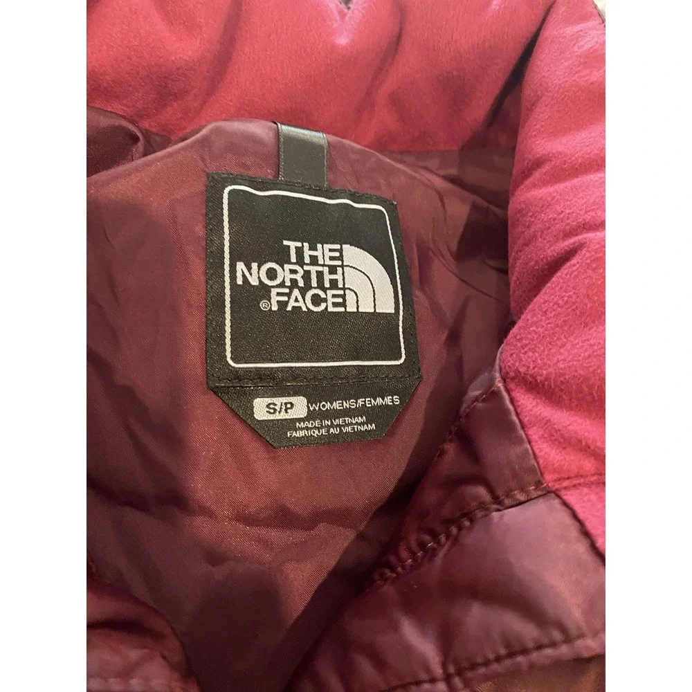 North Face Women's Sm 550 Puffer Vest Maroon Red Goose Down Full Zip Pocket‎